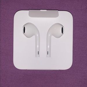 Wired Apple Headphones Lightening Connector